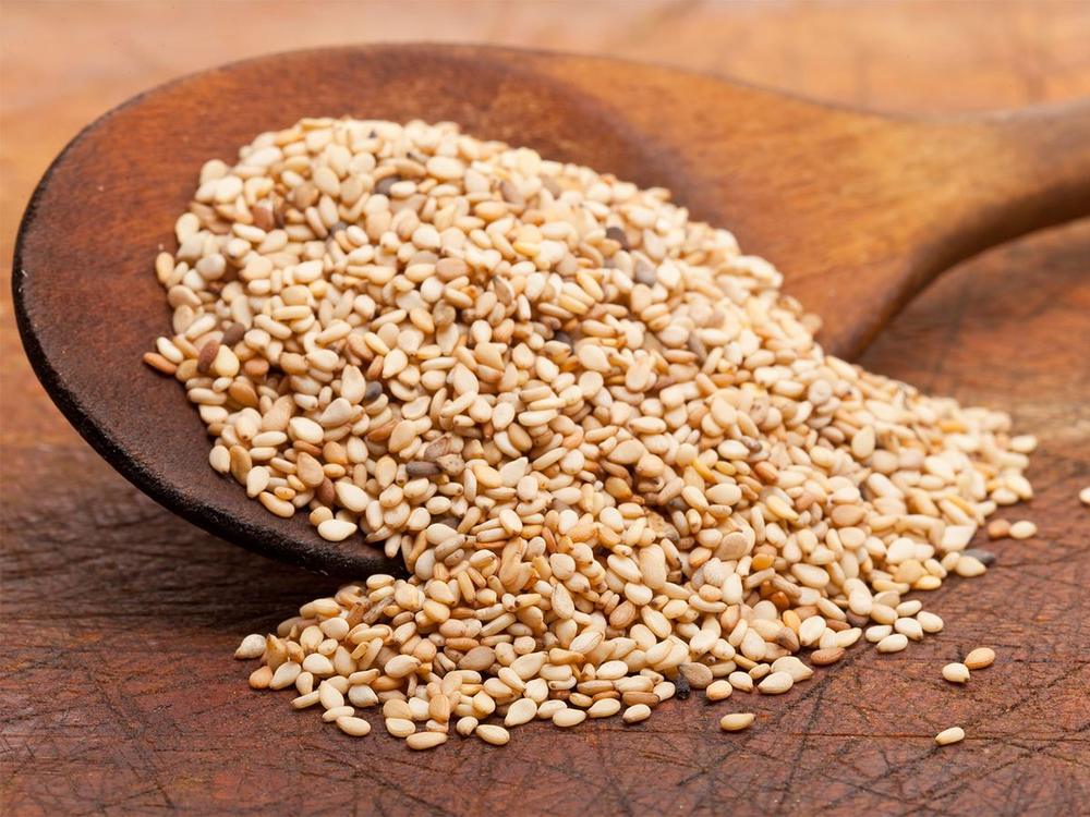 Premium sesame seeds supplied in bulk for international food trade